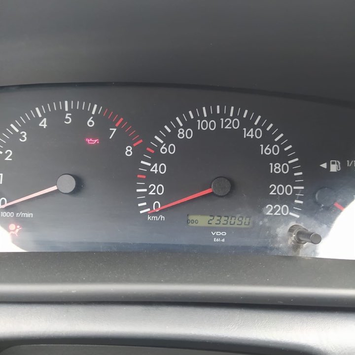 Toyota Corolla 2003, фотография 1